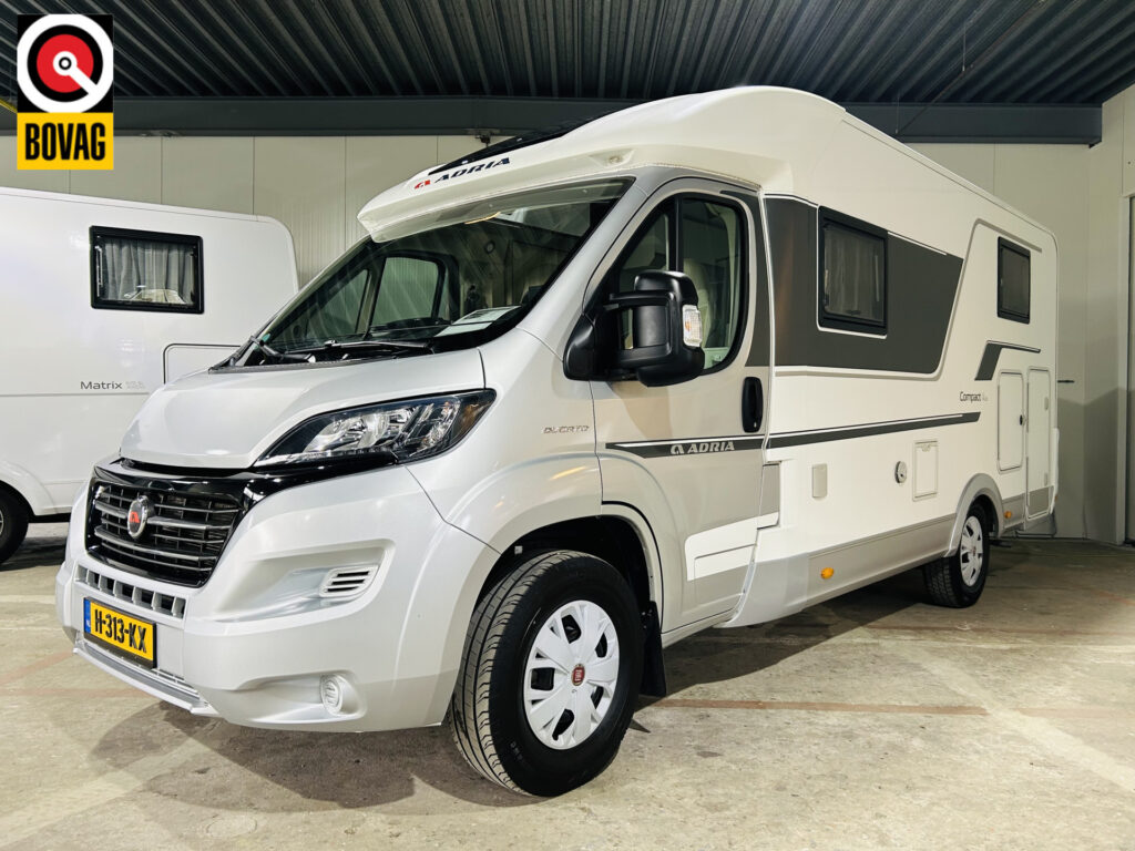 Adria  COMPACT SL Plus ! met gescheiden bedden